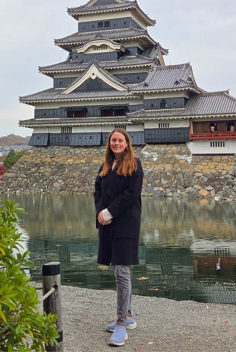 https://assets.waybird.com/cdn-cgi/image/quality=50,format=auto/https://assets.waybird.com/users/full_length_images/000/010/602/original/Jessica_FullLength.jpg